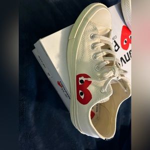 Comme Des Garçons Converse men’s size 6 Women’s size 8 wore once. Cream color.